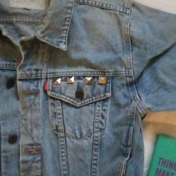 Woman's Denim jean jacket medium - Picture 2 of 6